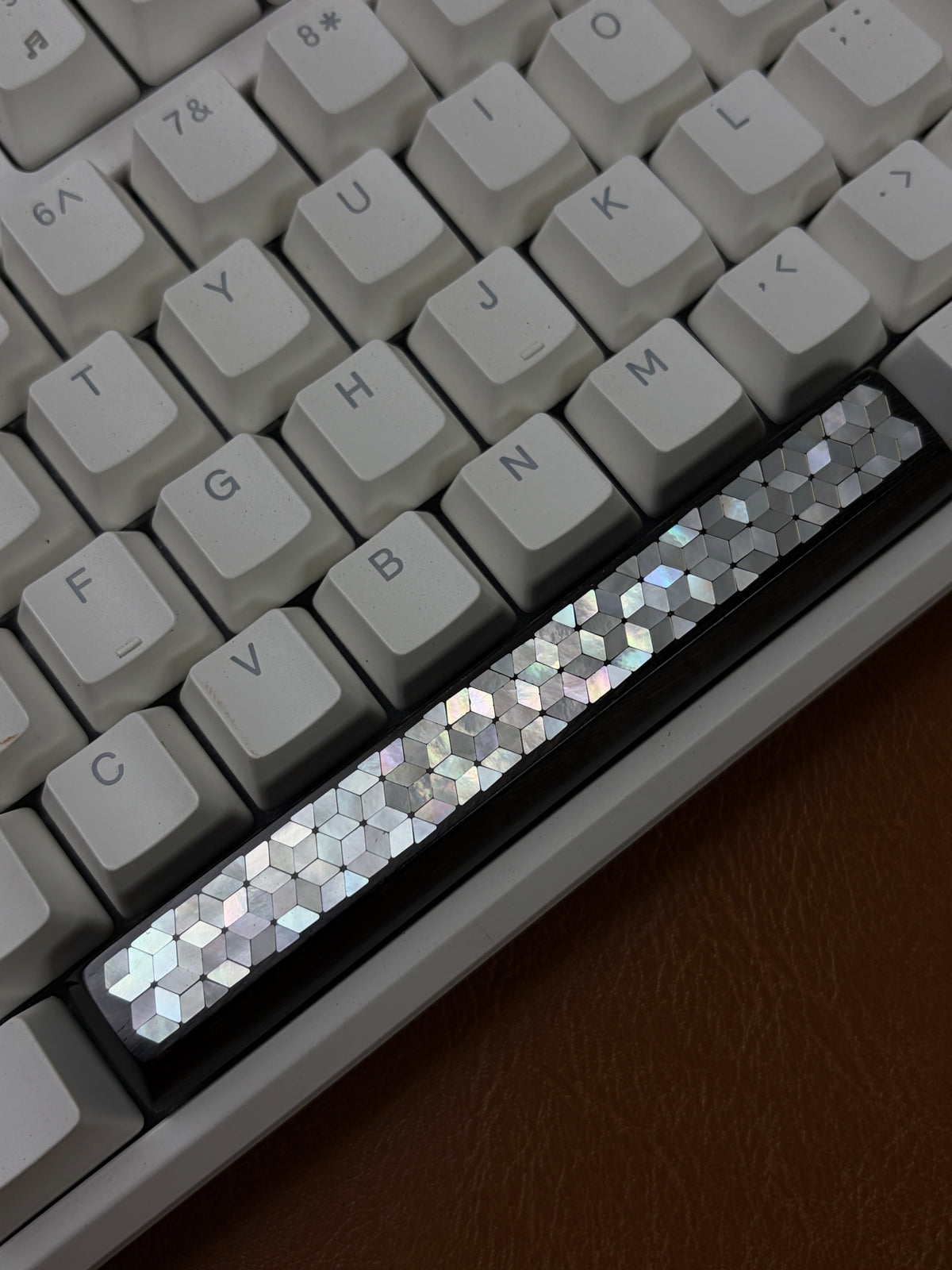 6.25u Wooden Spacebar Keycap – Handmade Mother of Pearl Cube Inlay