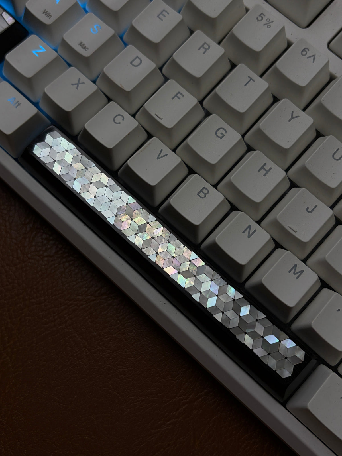6.25u Wooden Spacebar Keycap – Handmade Mother of Pearl Cube Inlay