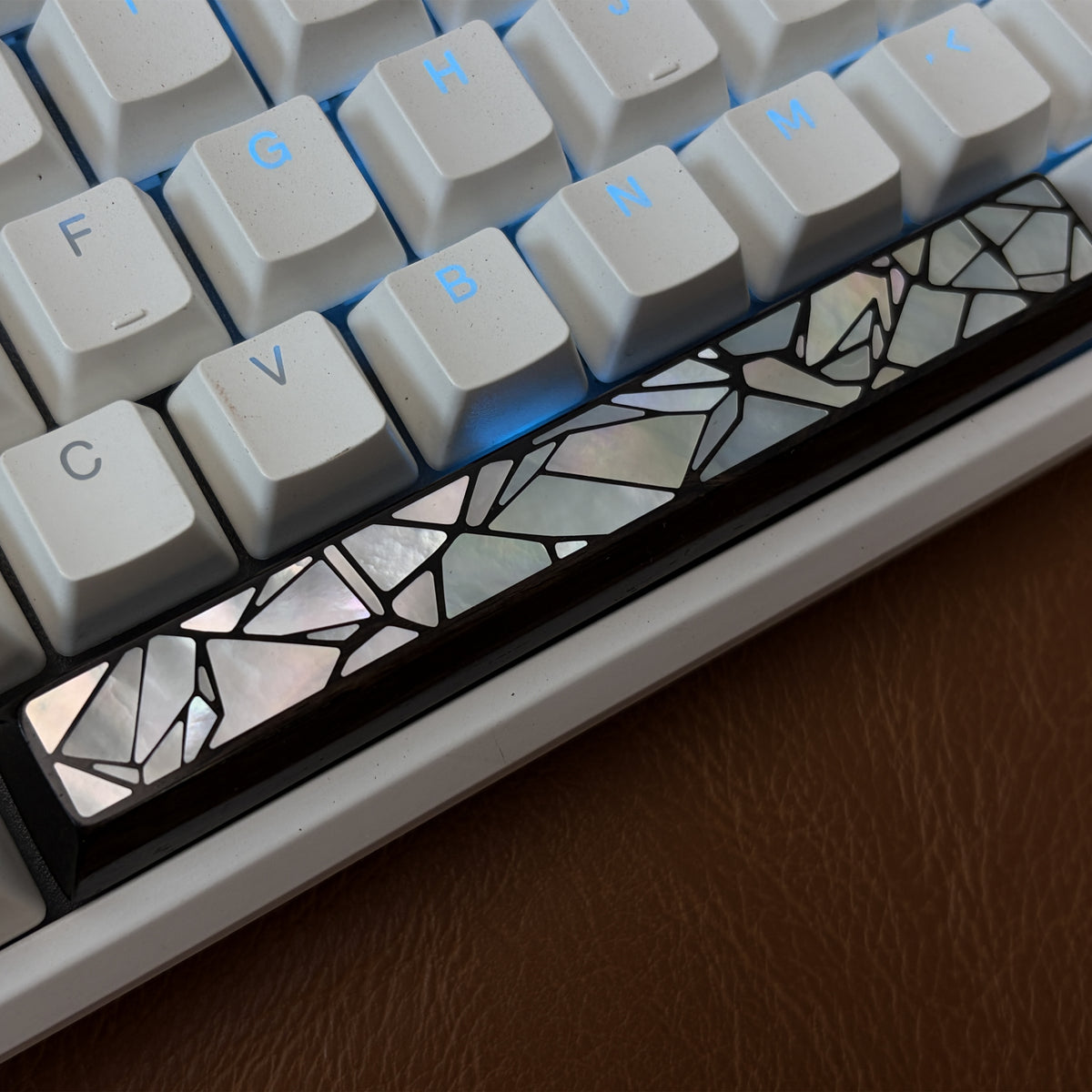 6.25u Wooden Spacebar Keycap – Handmade Mother of Pearl Ice Crack Inlay