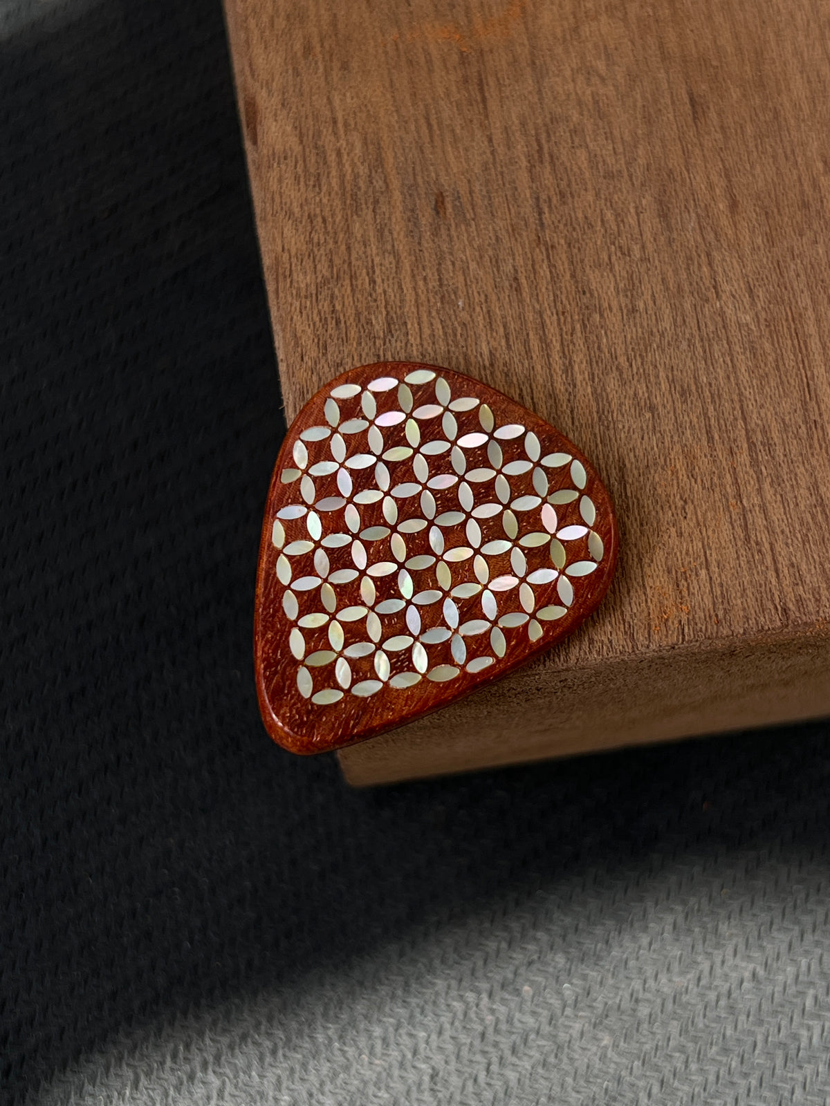 Handmade Wooden Guitar Pick with Mother of Pearl Coin Pattern Inlay – Unique Gift for Guitar Players